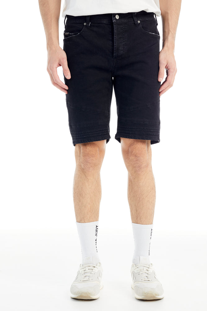 THE MAVERICK SHORT