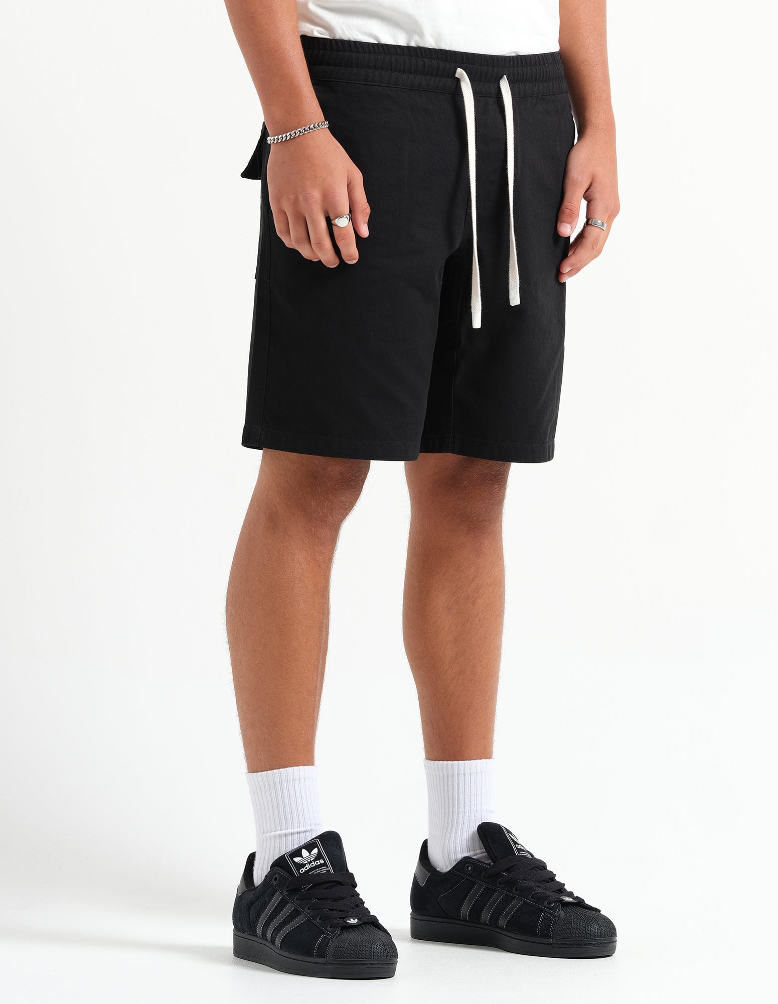 THE VILLA SHORT