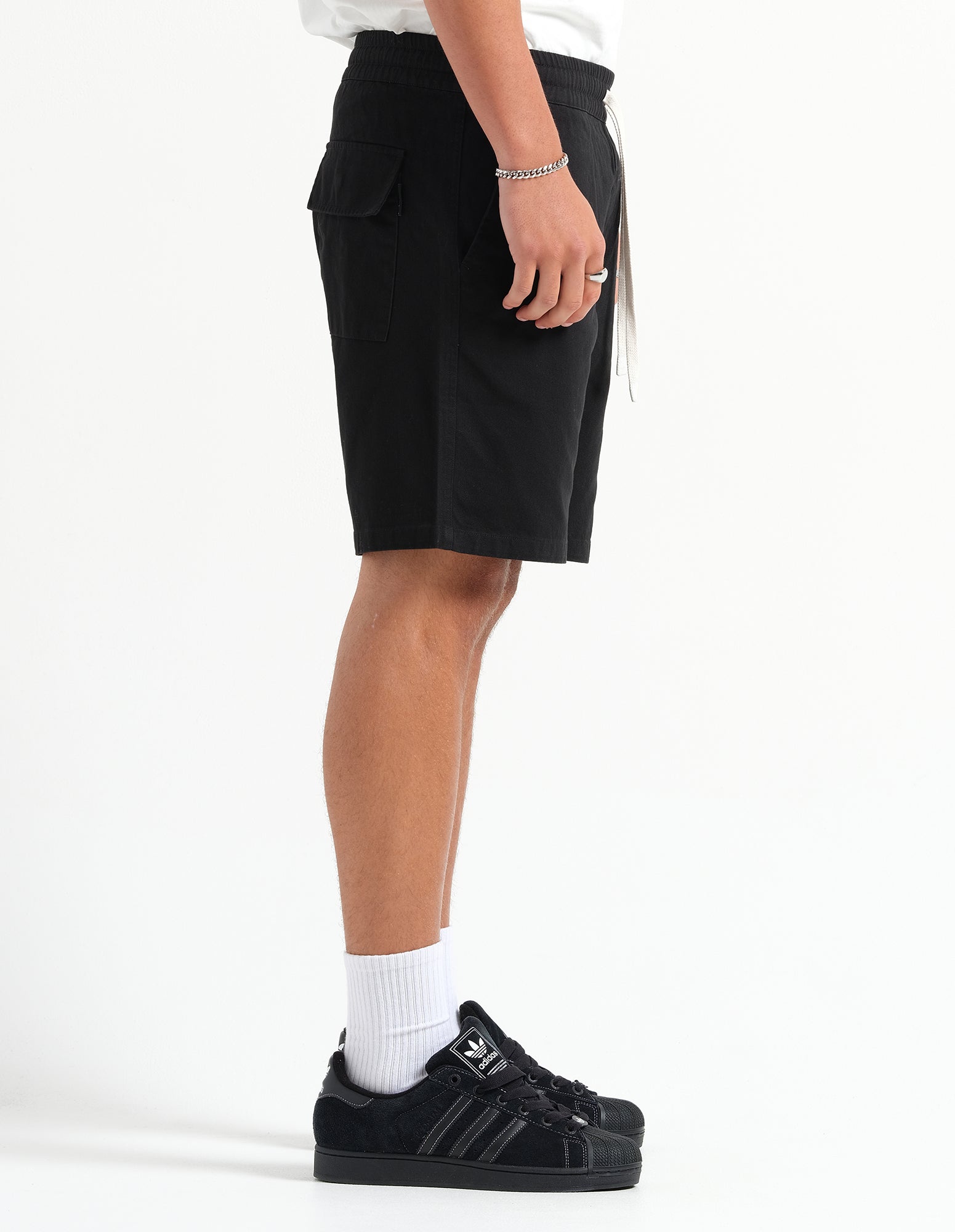 THE VILLA SHORT