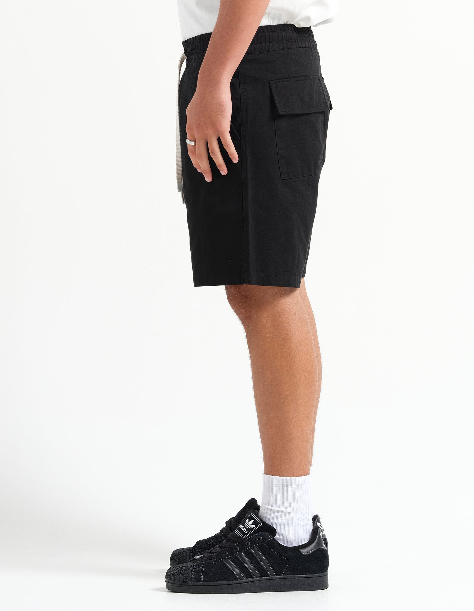 THE VILLA SHORT