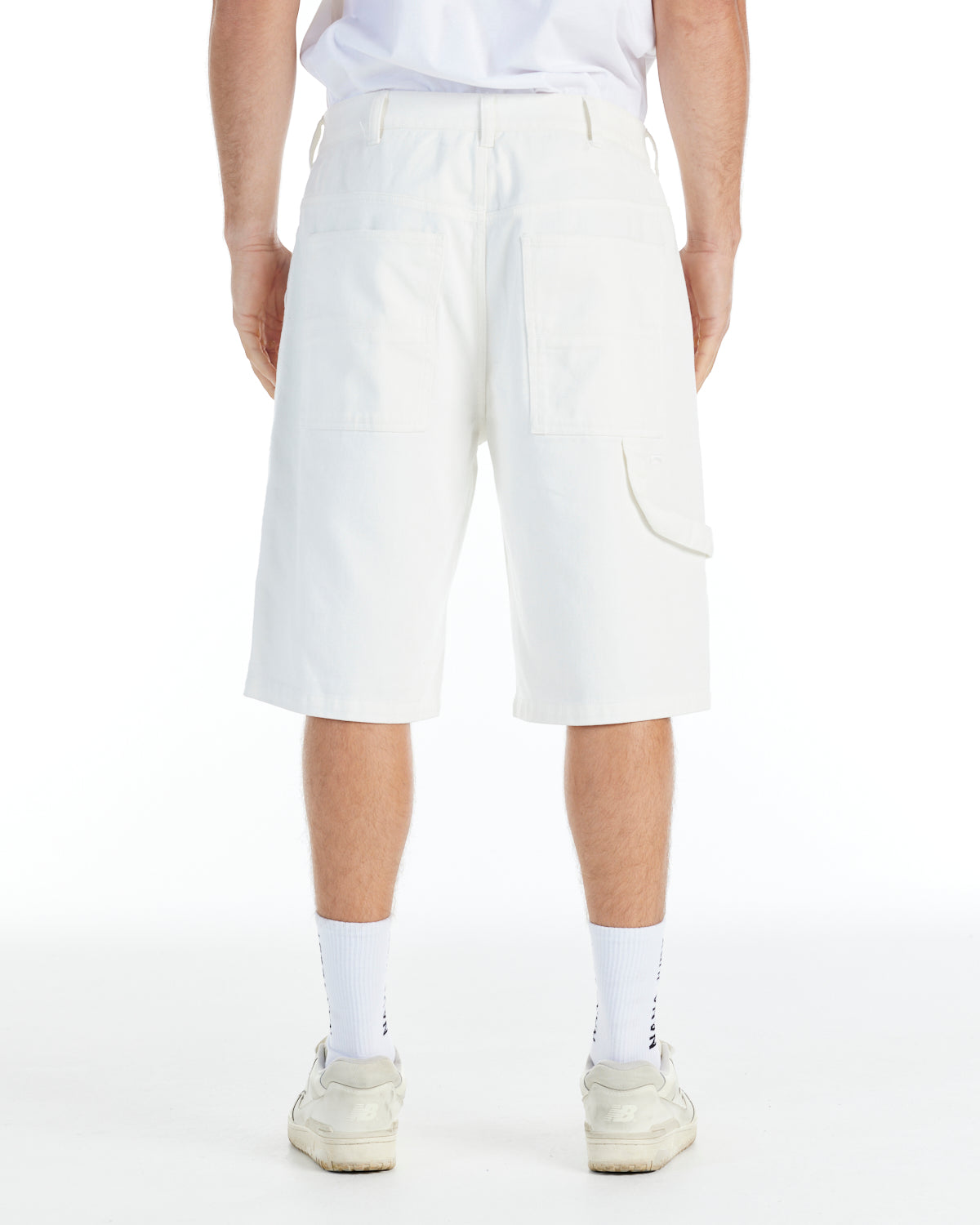 THE MANOR SHORT