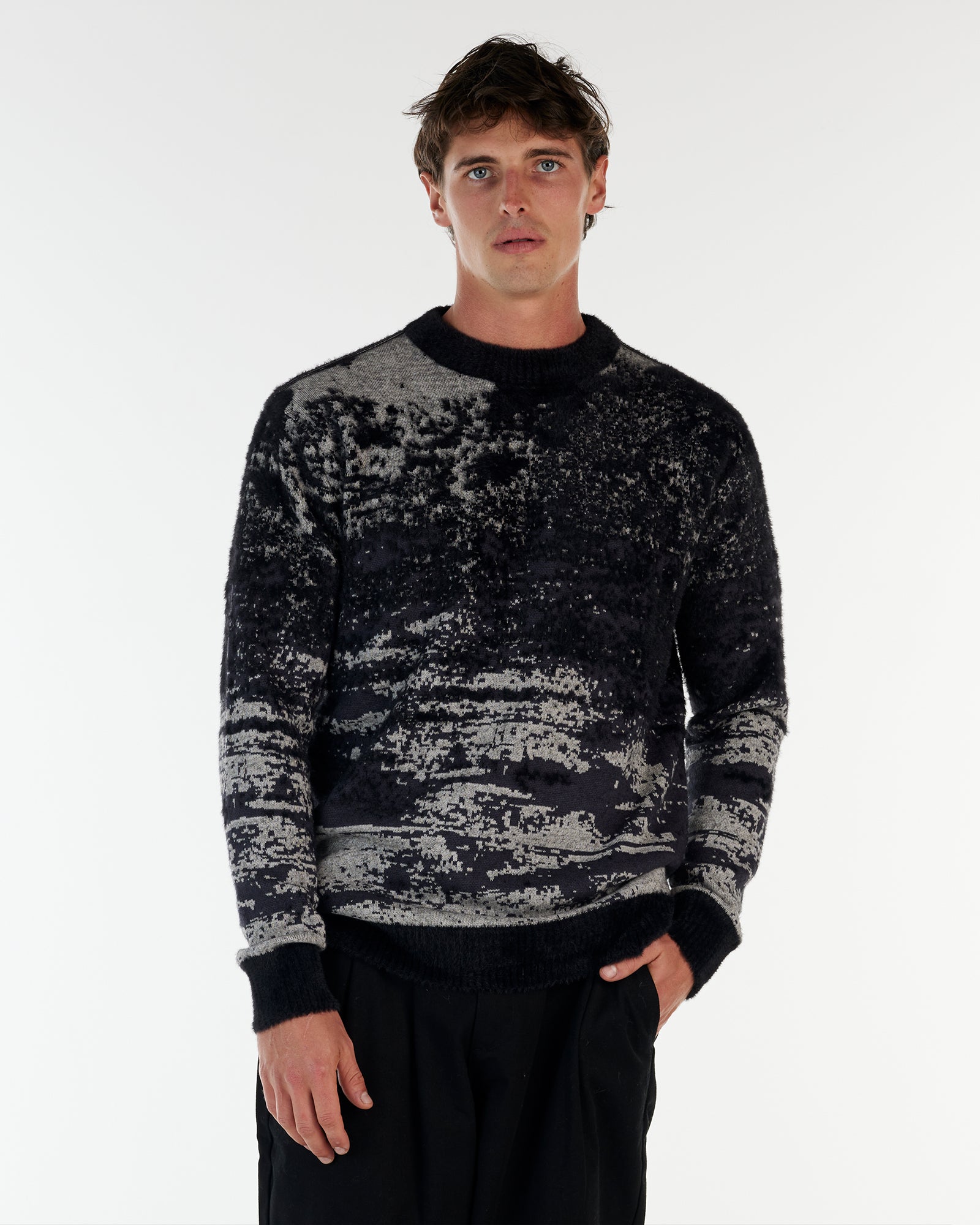 THE CARLO KNITTED CREW