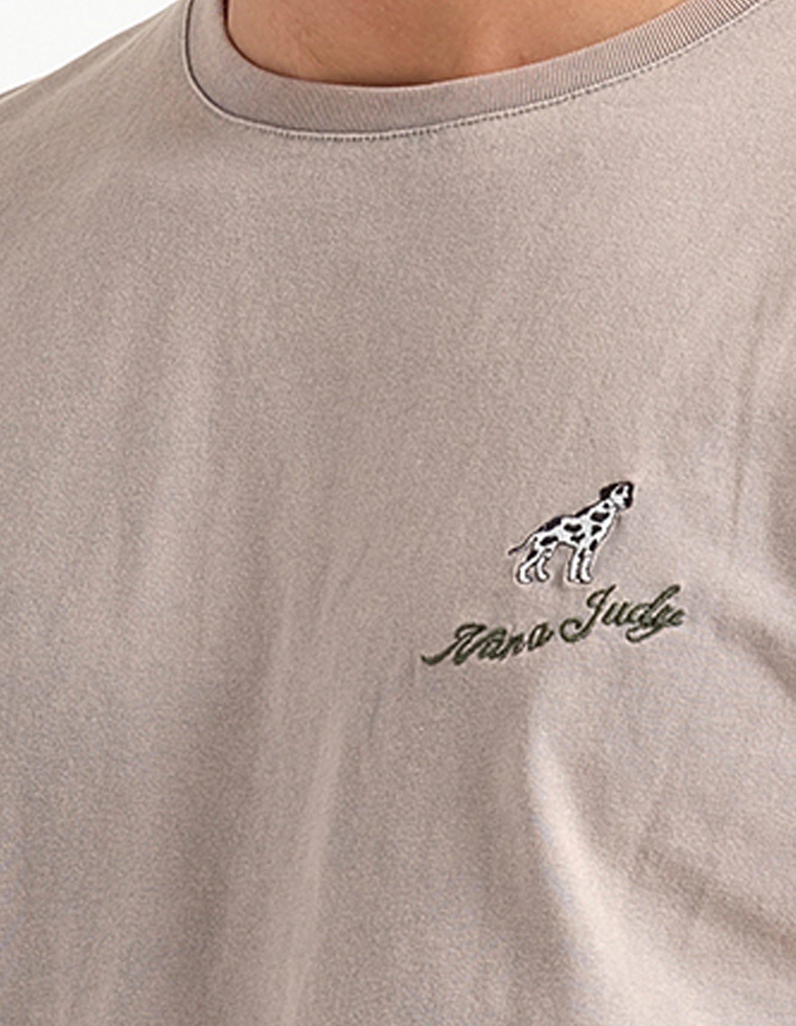 THE SIGNATURE 235GSM T-SHIRT