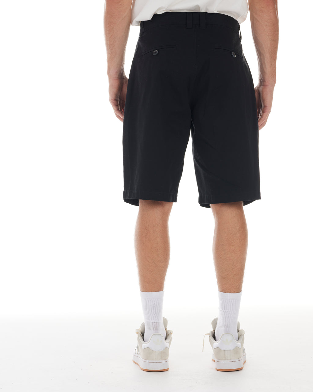 THE AVENUE SHORT