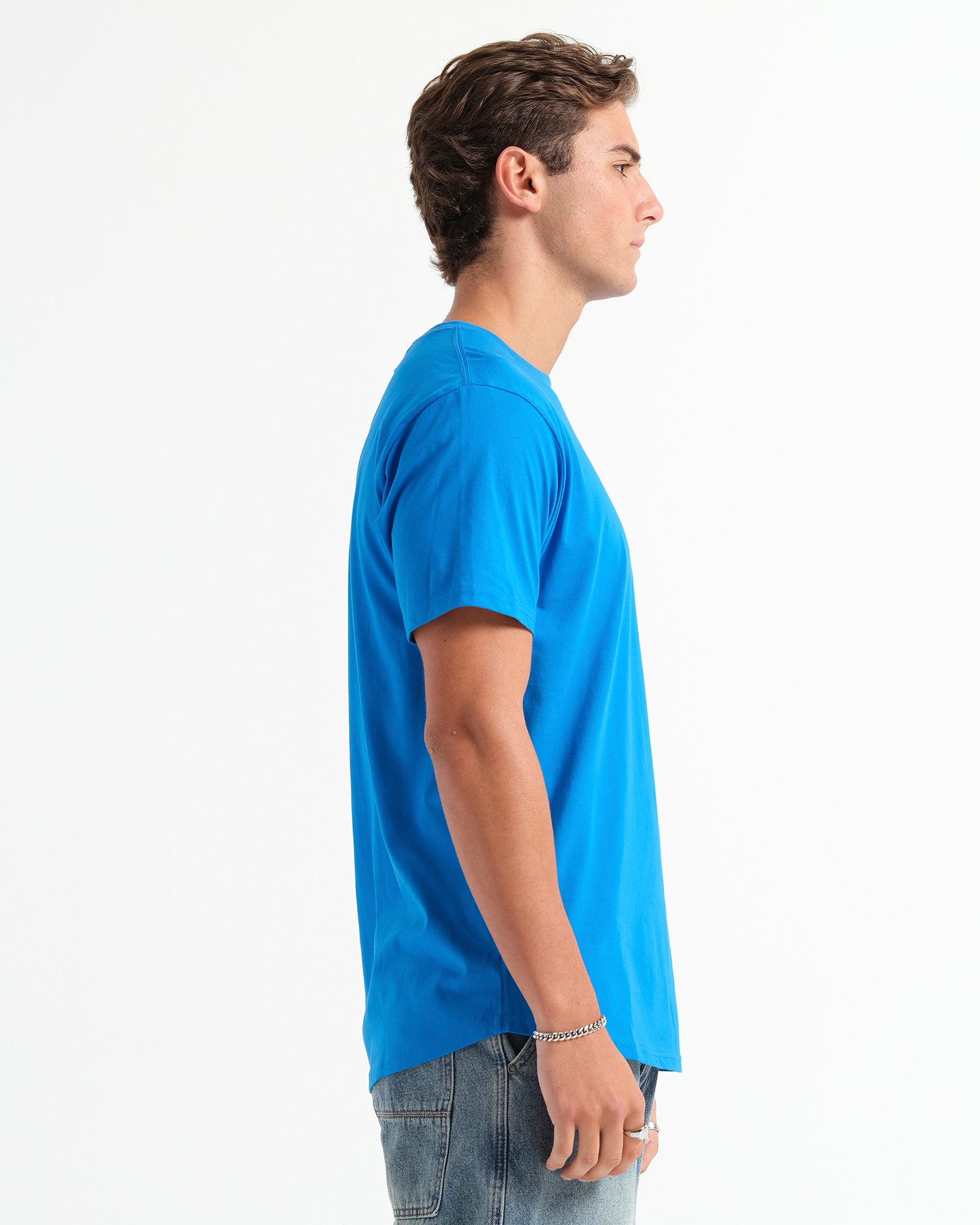 THE SIGNATURE T-SHIRT