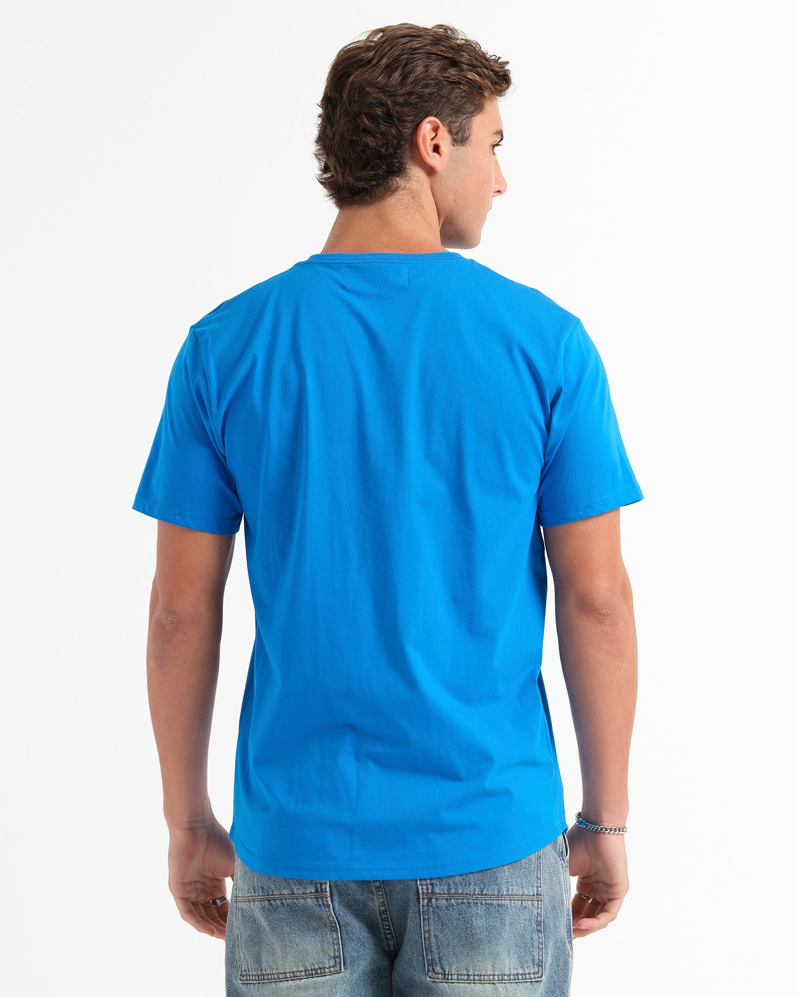 THE SIGNATURE T-SHIRT