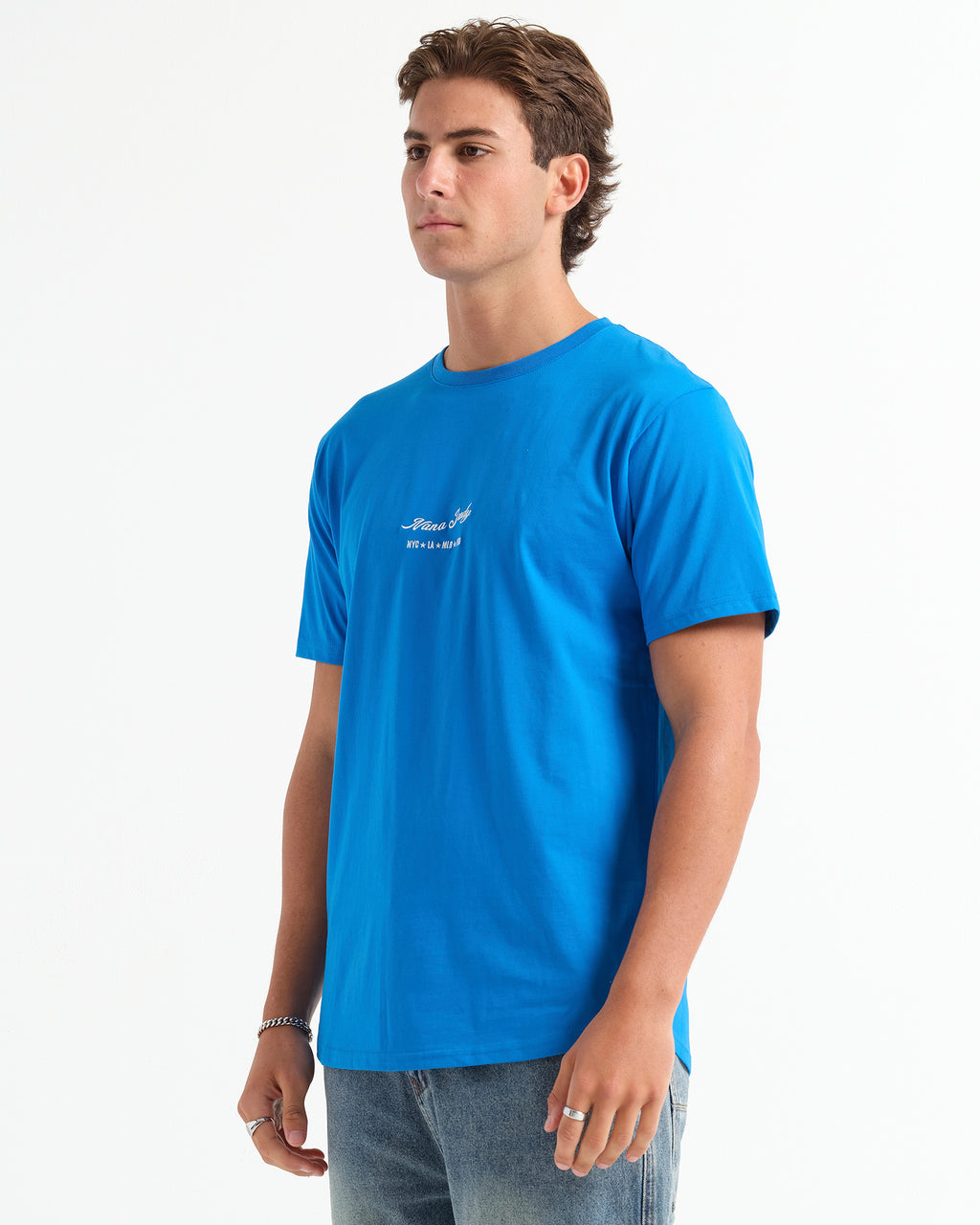 THE SIGNATURE T-SHIRT