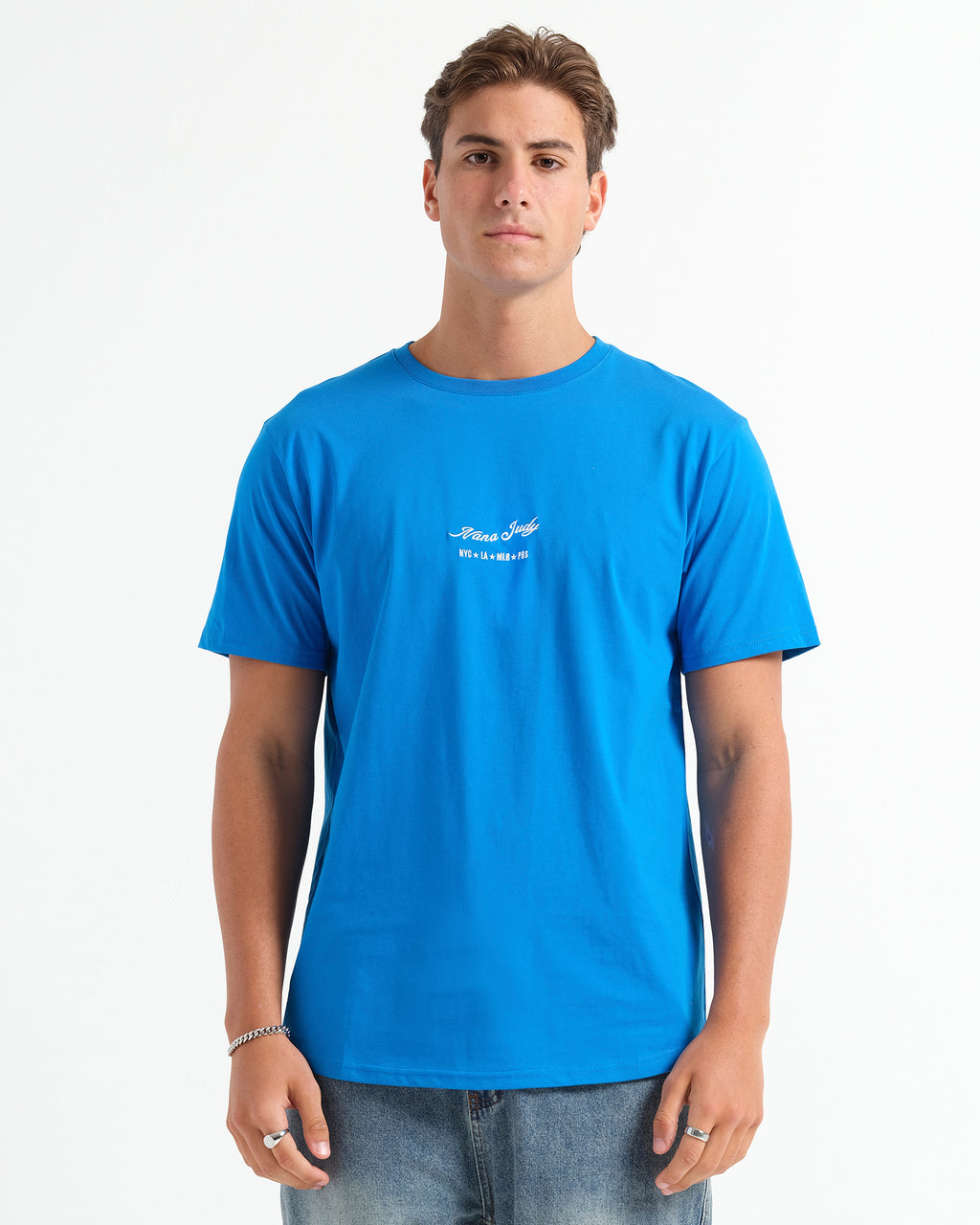 THE SIGNATURE T-SHIRT