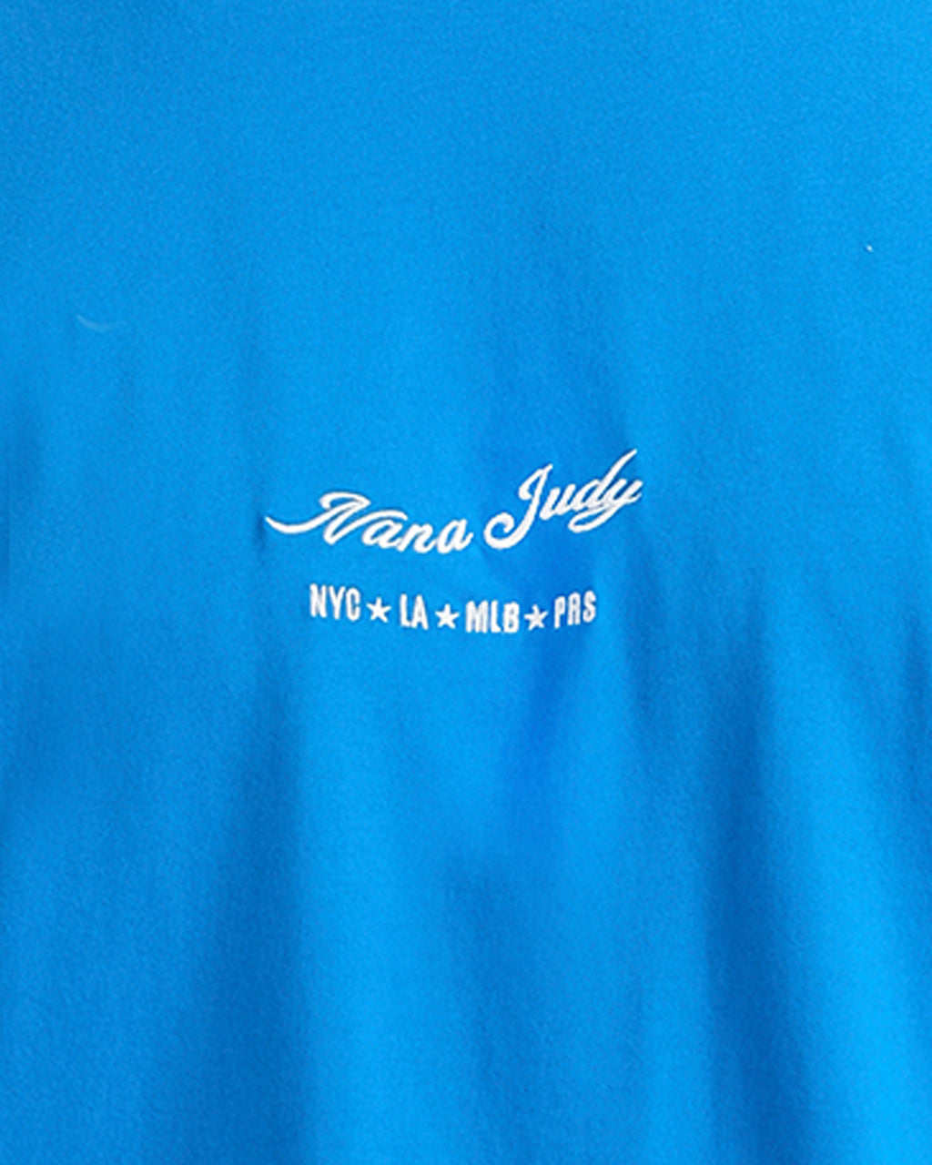 THE SIGNATURE T-SHIRT
