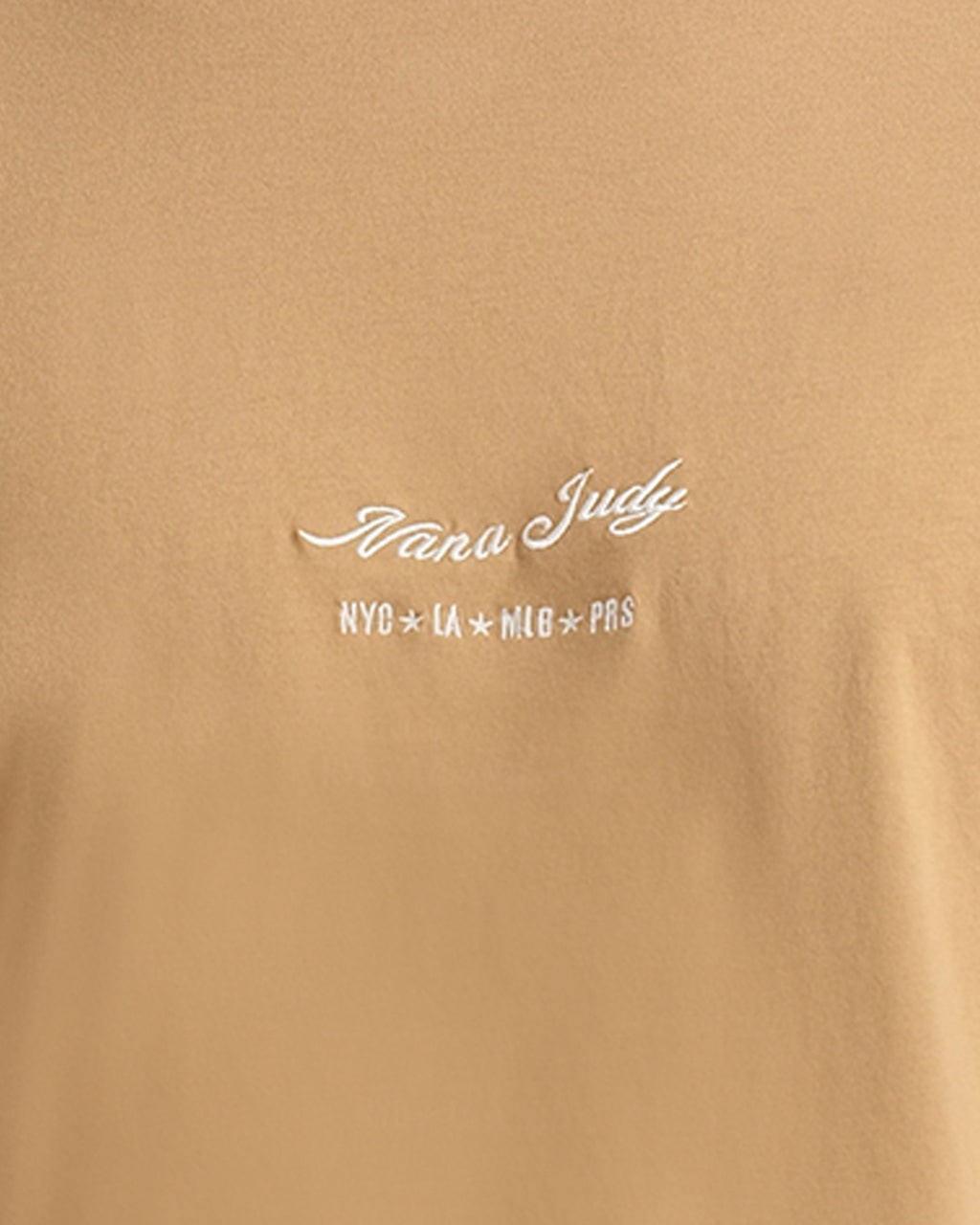 THE SIGNATURE T-SHIRT