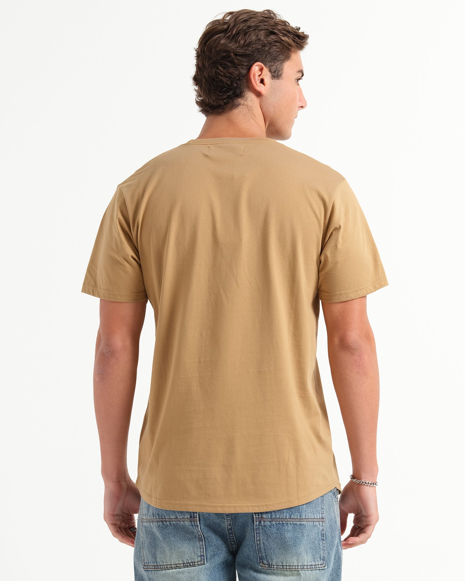 THE SIGNATURE T-SHIRT