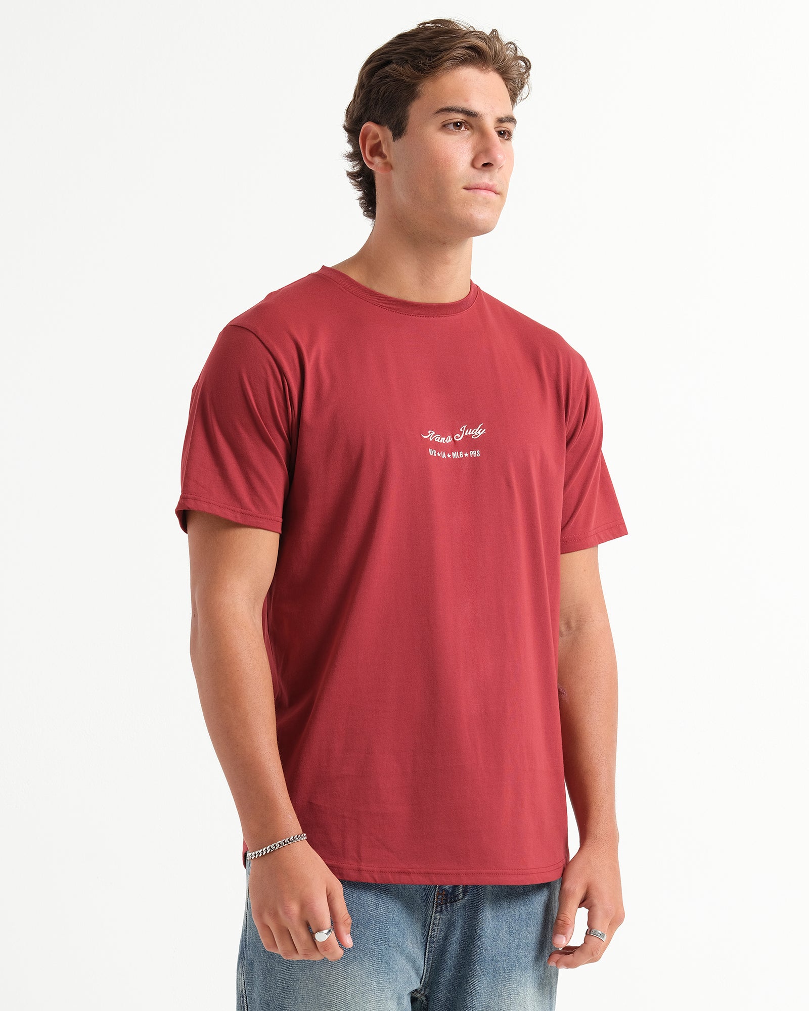 THE SIGNATURE T-SHIRT
