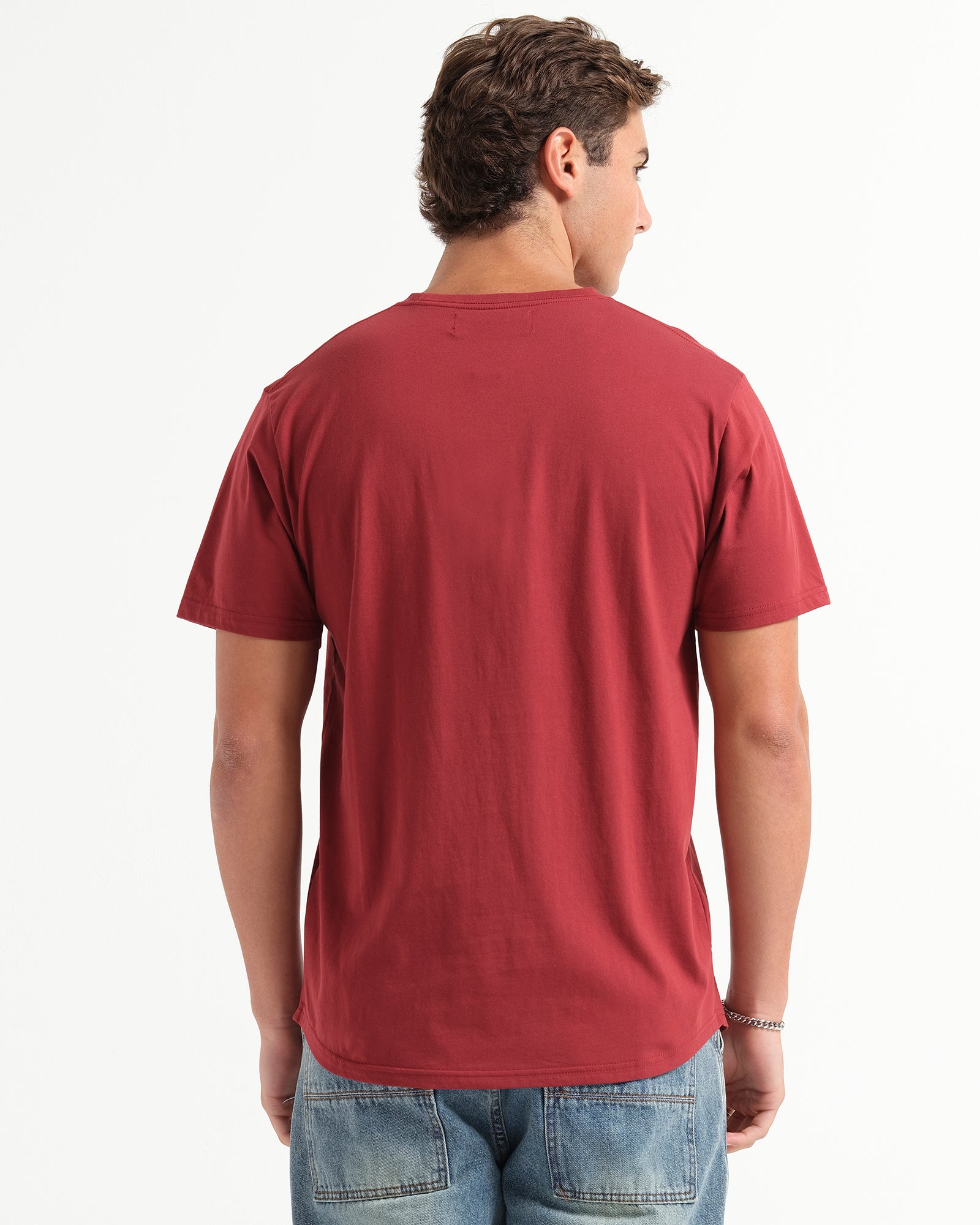 THE SIGNATURE T-SHIRT