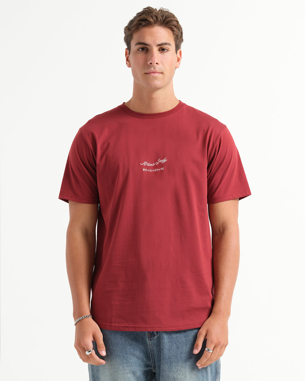 THE SIGNATURE T-SHIRT