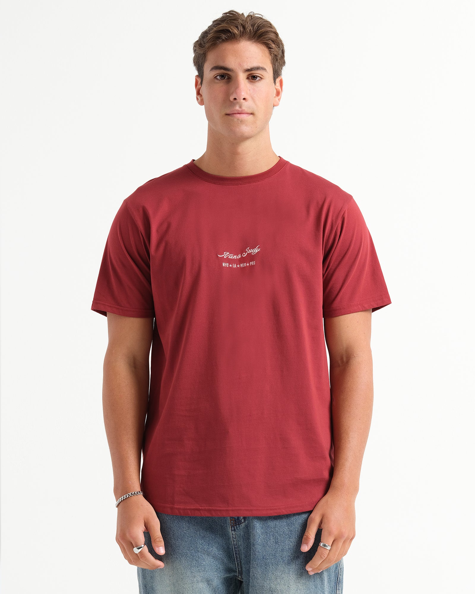 THE SIGNATURE T-SHIRT