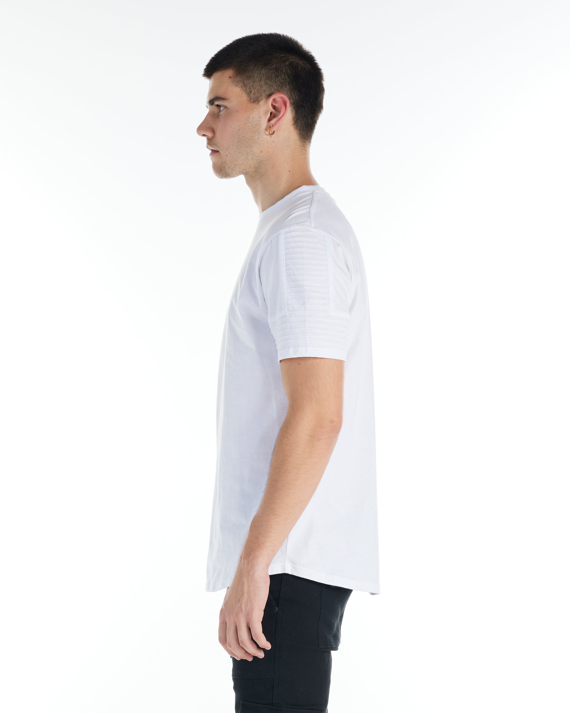 THE MAVERICK TEE