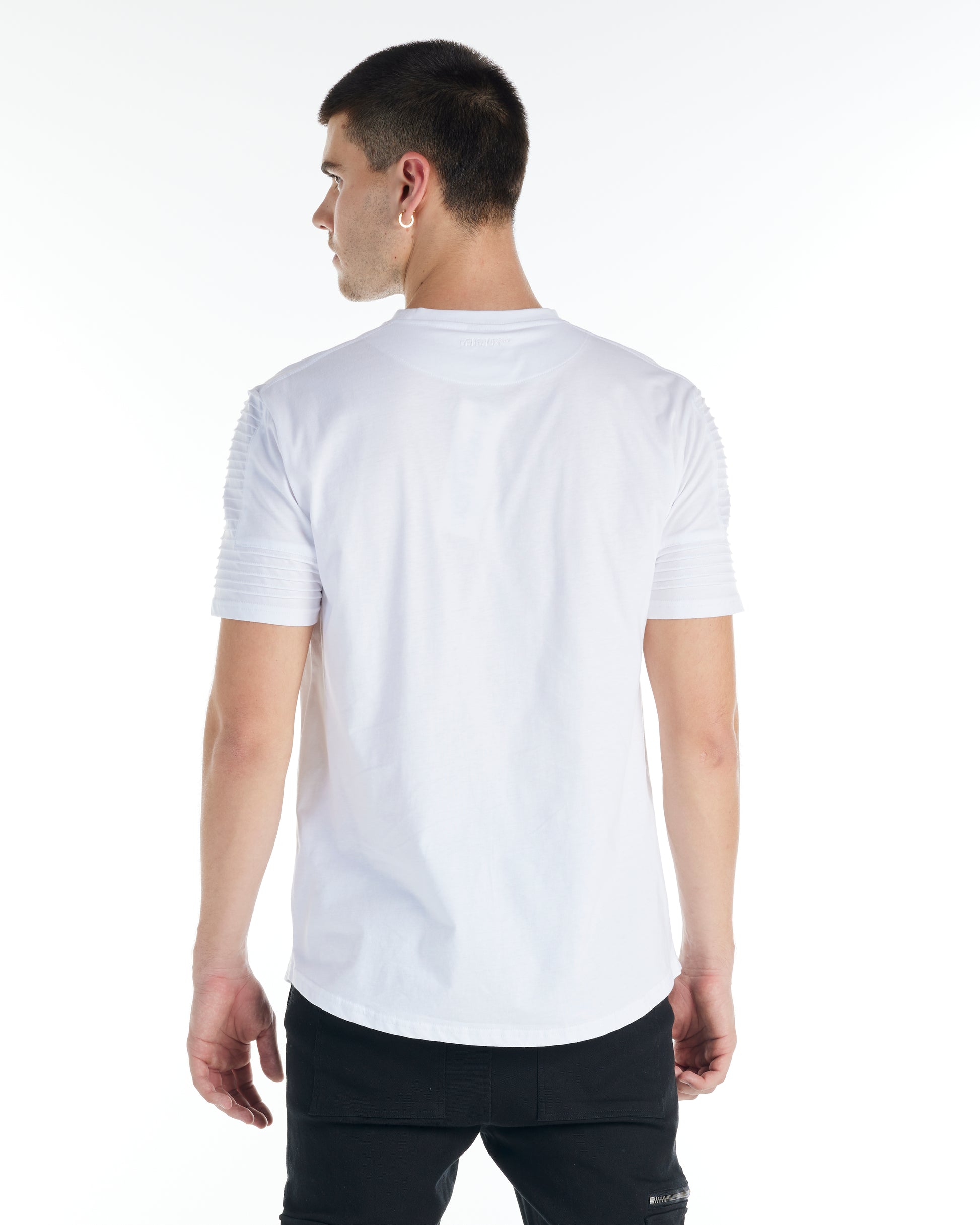 THE MAVERICK TEE
